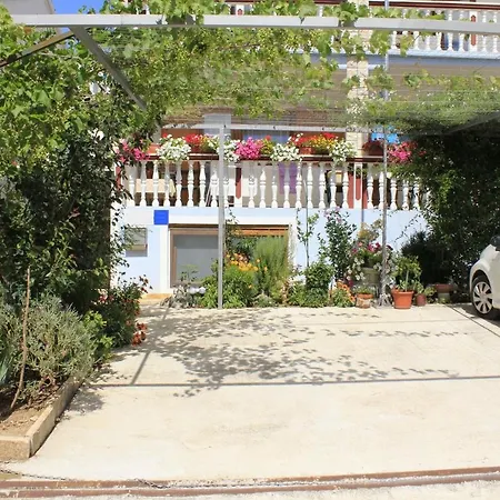 Apartments Mato - 100M From Beach Apartmán *