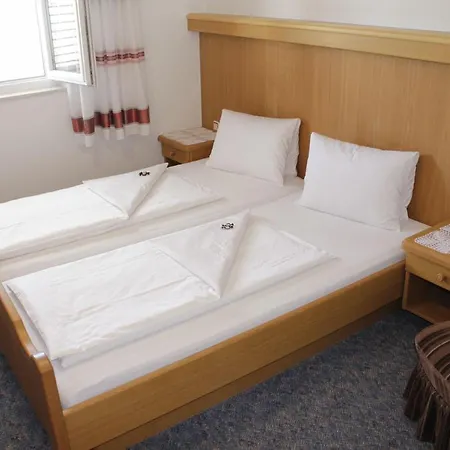 Apartments Mato - 100M From Beach Anić