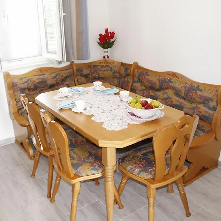 Apartments Mato - 100M From Beach Anić