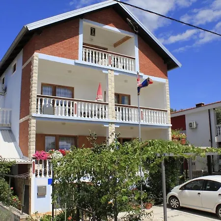 Apartments Mato - 100M From Beach Apartmán *